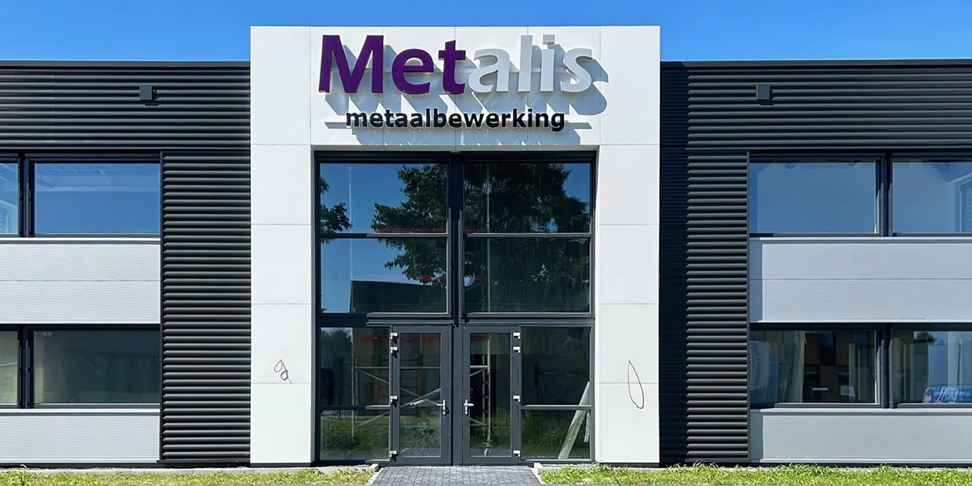 Metalis Drachten voorgevel